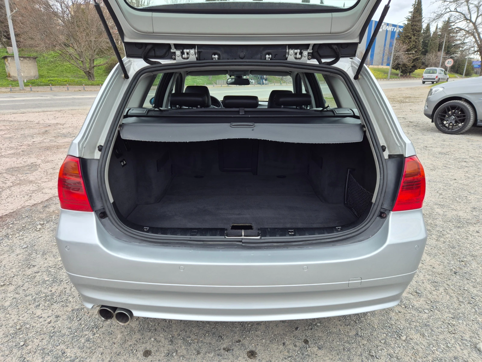 BMW 330 d XDrive, снимка 11 - Автомобили и джипове - 53950833