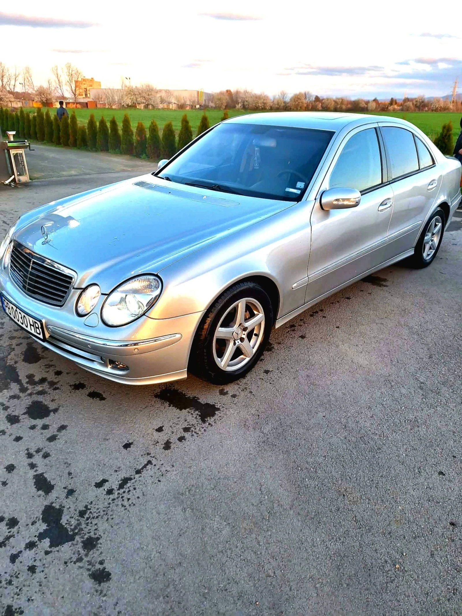 Mercedes-Benz E 320, снимка 2 - Автомобили и джипове - 54045852