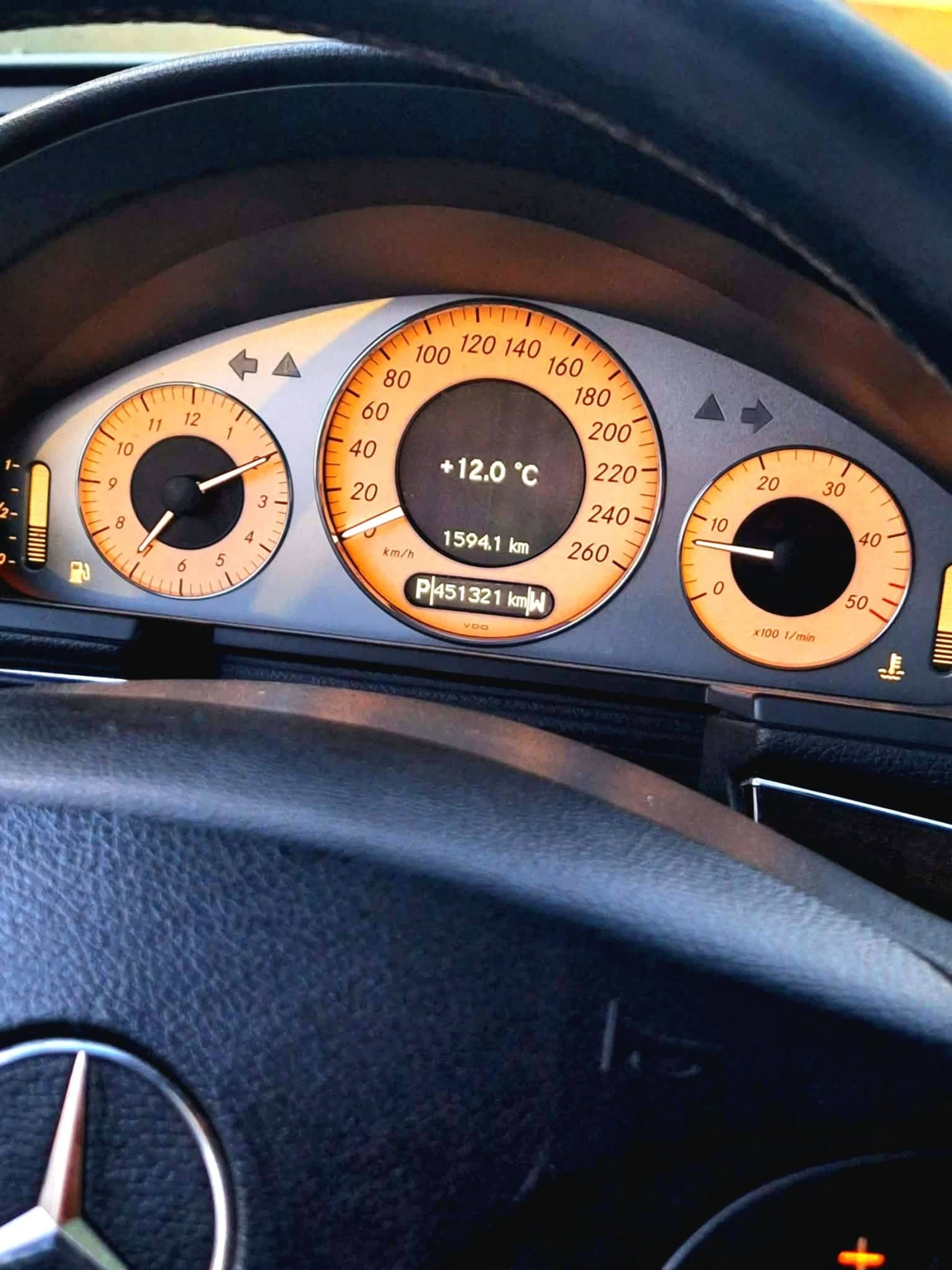 Mercedes-Benz E 320, снимка 7 - Автомобили и джипове - 54045852
