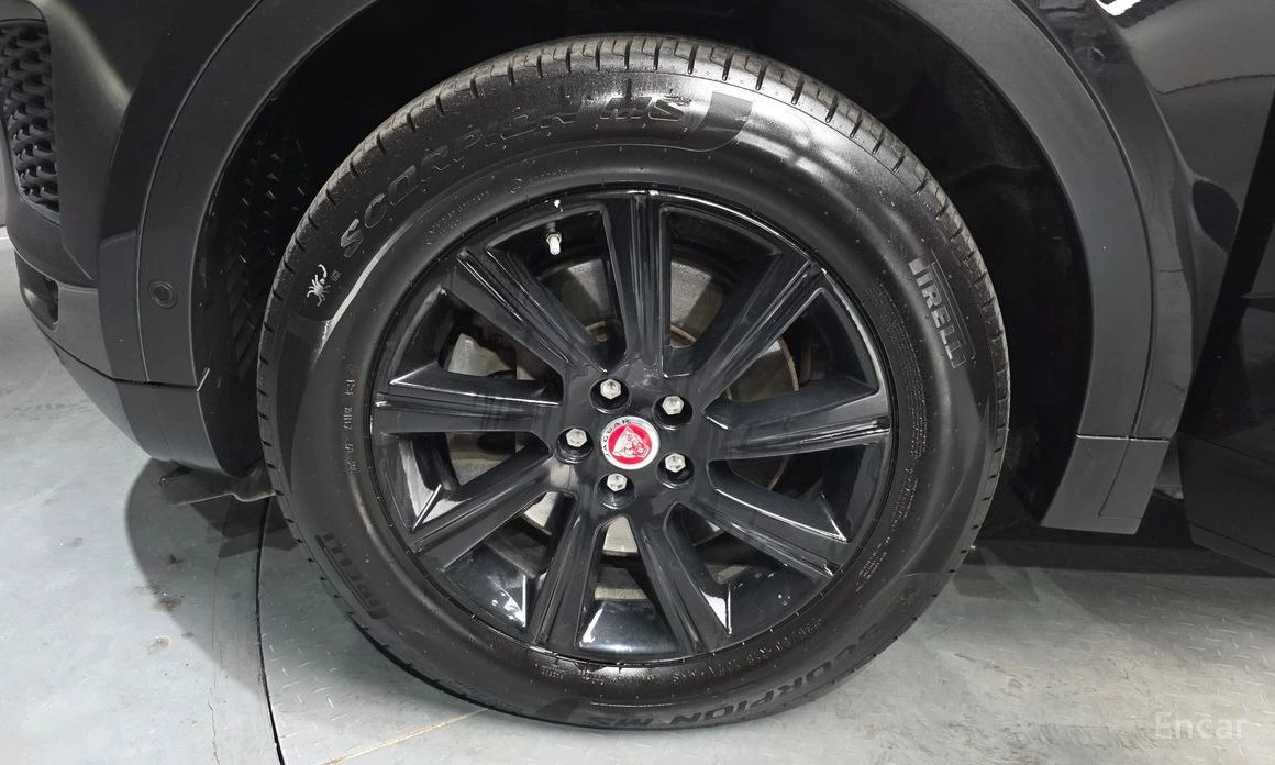 Jaguar E-pace P250* S* ПОДГРЕВ* ПАНОРАМА* KEYLESS* , снимка 16 - Автомобили и джипове - 54085283