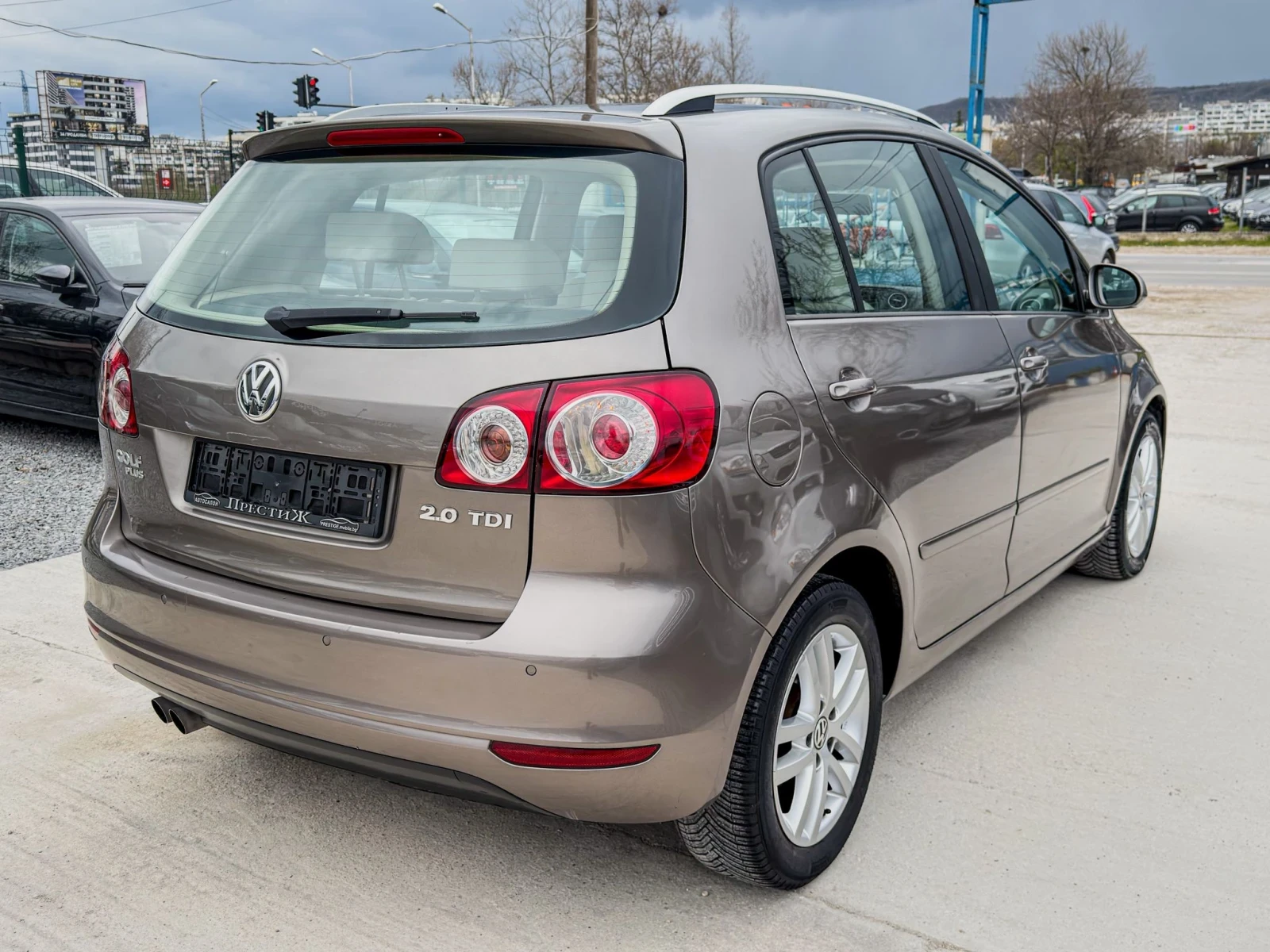 VW Golf Plus 2.0TDI - HI LINE - 140k.c., снимка 4 - Автомобили и джипове - 54156263