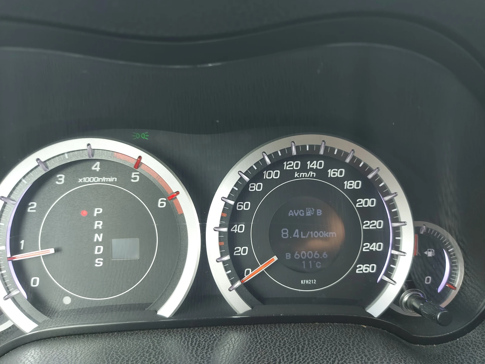 Honda Accord EXECUTIVE, снимка 11 - Автомобили и джипове - 54319635