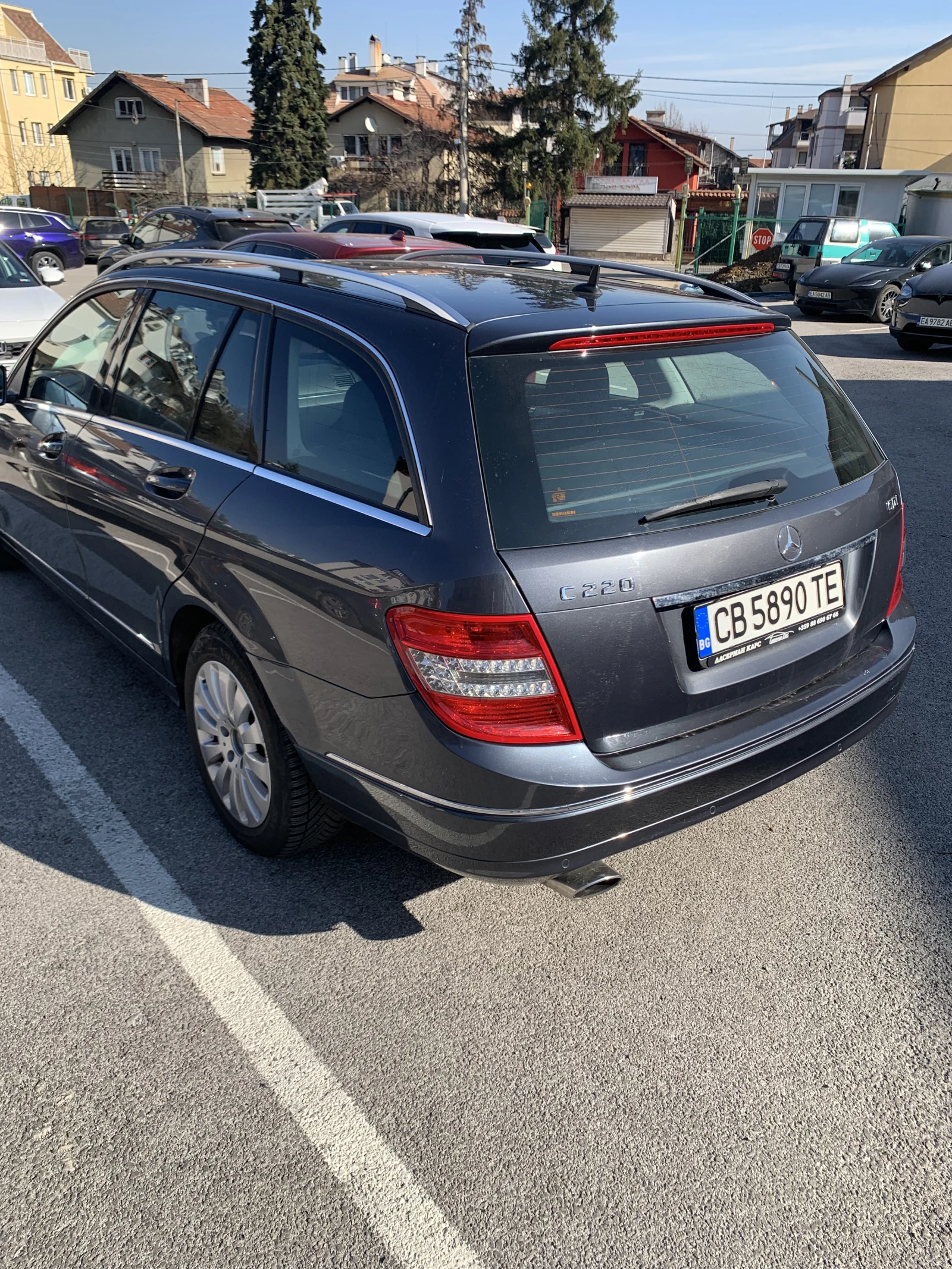 Mercedes-Benz C 220, снимка 2 - Автомобили и джипове - 54893918