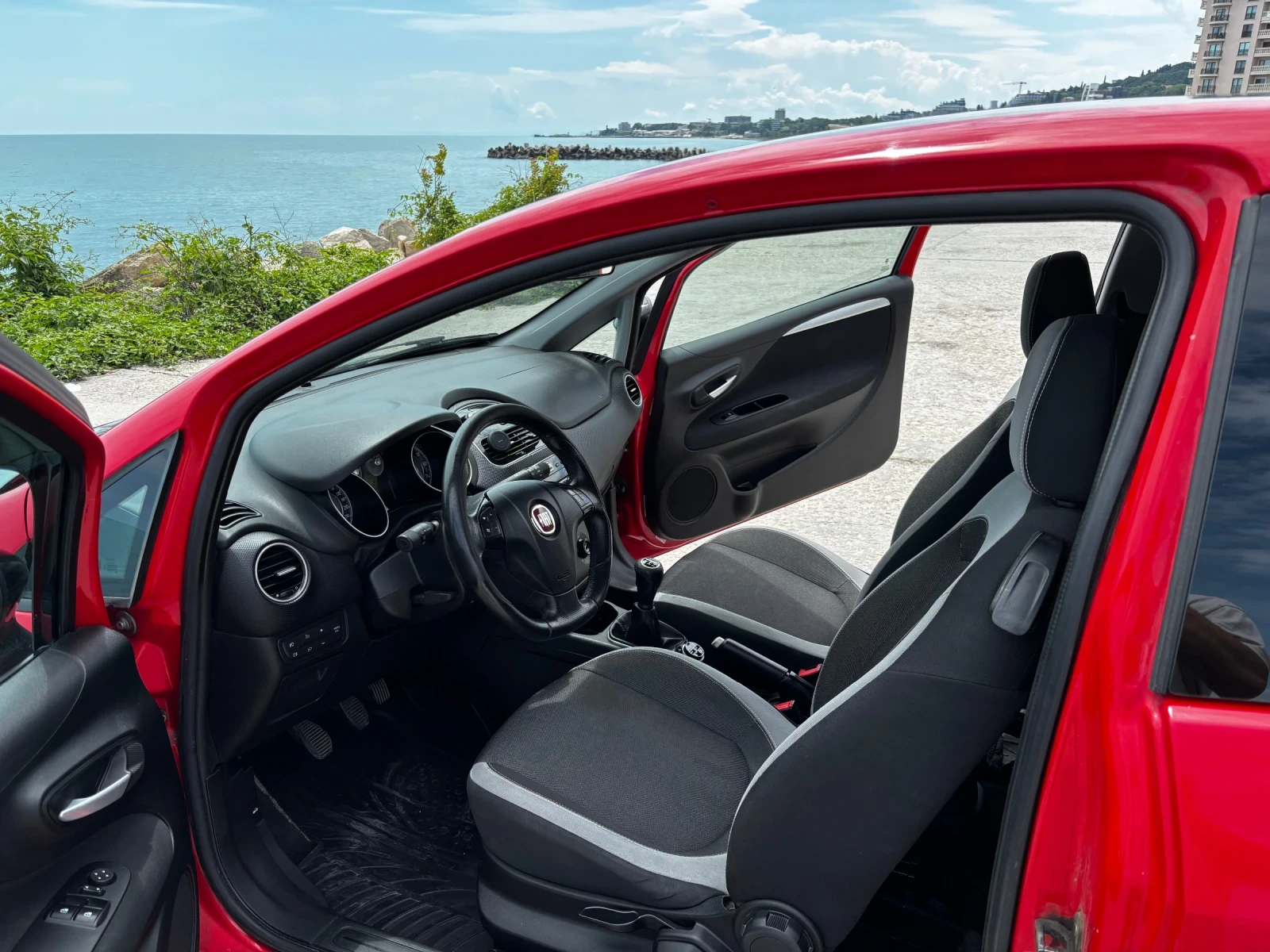 Fiat Punto 1.3 MultiJet, снимка 9 - Автомобили и джипове - 54800759