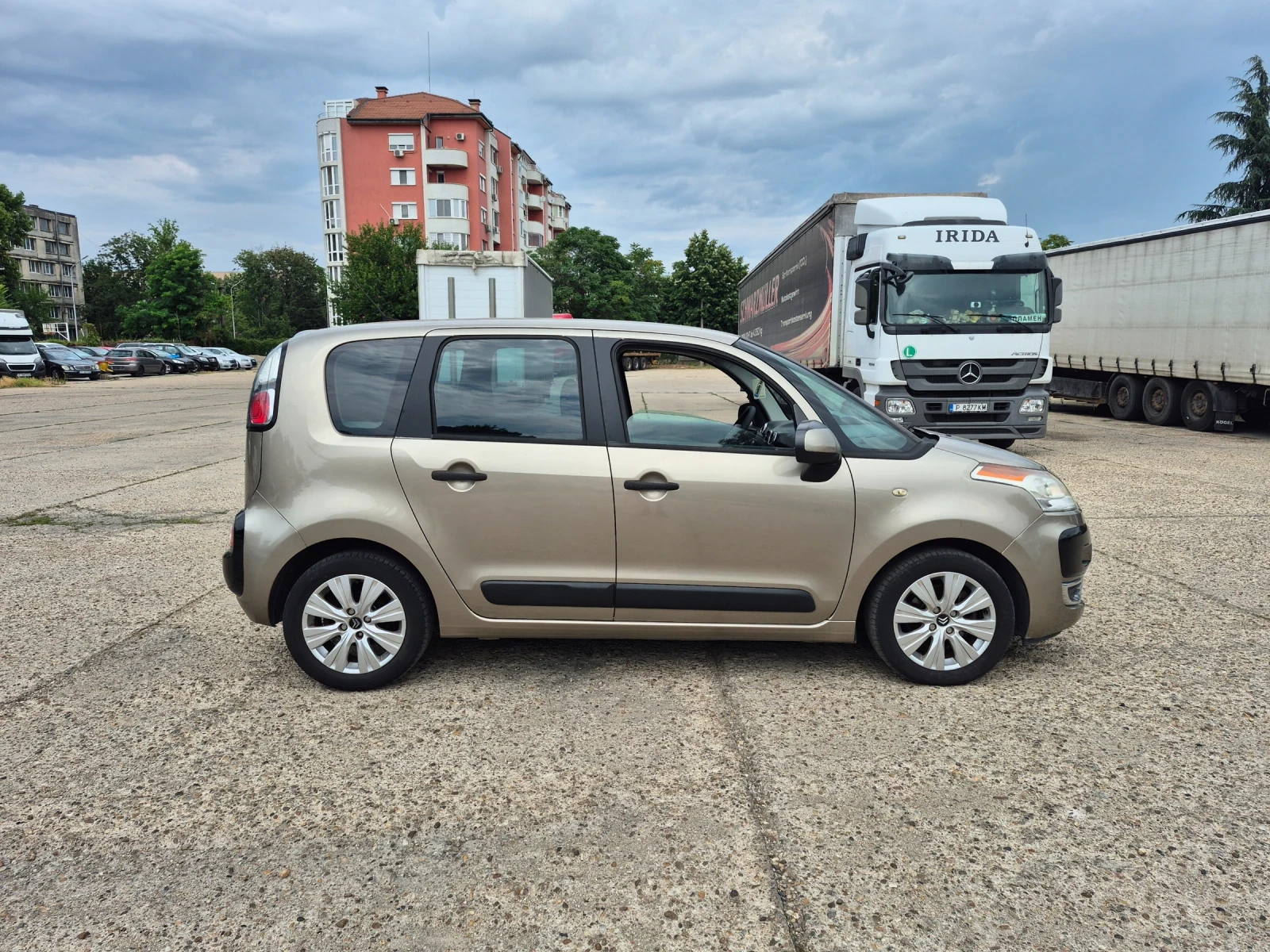 Citroen C3 Picasso 1.6 Бензин ., снимка 6 - Автомобили и джипове - 55298168