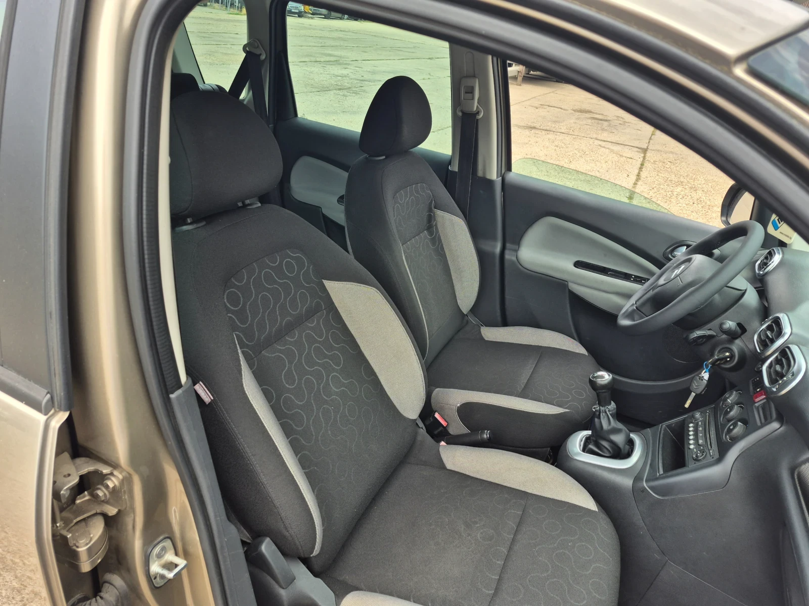 Citroen C3 Picasso 1.6 Бензин ., снимка 7 - Автомобили и джипове - 55298168