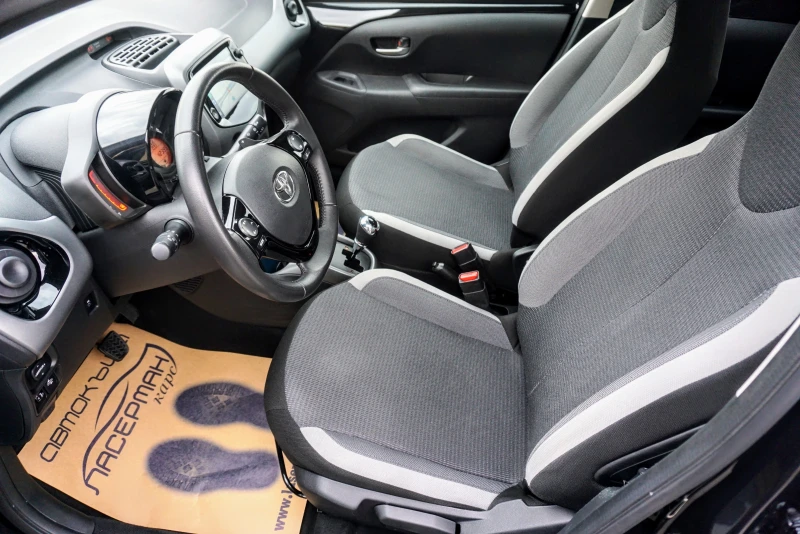 Toyota Aygo 1.0i x-fun m-mt , снимка 6 - Автомобили и джипове - 29473356