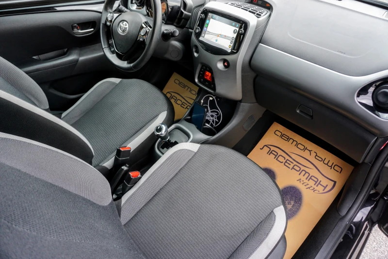 Toyota Aygo 1.0i x-fun m-mt , снимка 12 - Автомобили и джипове - 29473356
