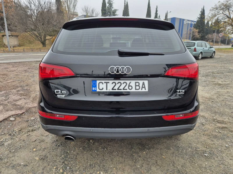 Audi Q5 2.0TDI Автомат, снимка 4 - Автомобили и джипове - 48289211