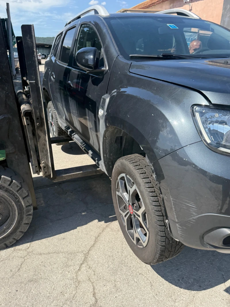 Dacia Duster 360 градуса камера 1.5dci, снимка 2 - Автомобили и джипове - 50865959