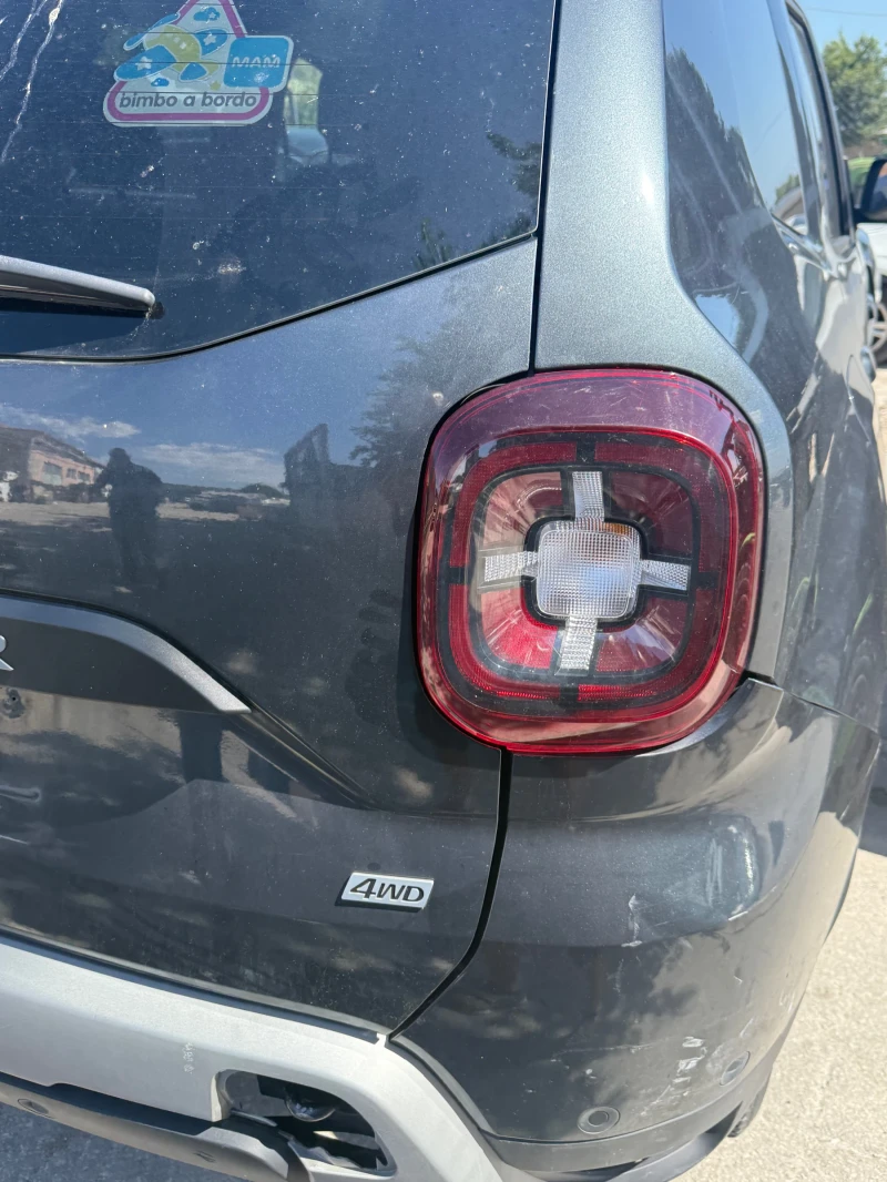 Dacia Duster 360 градуса камера 1.5dci, снимка 10 - Автомобили и джипове - 50865959