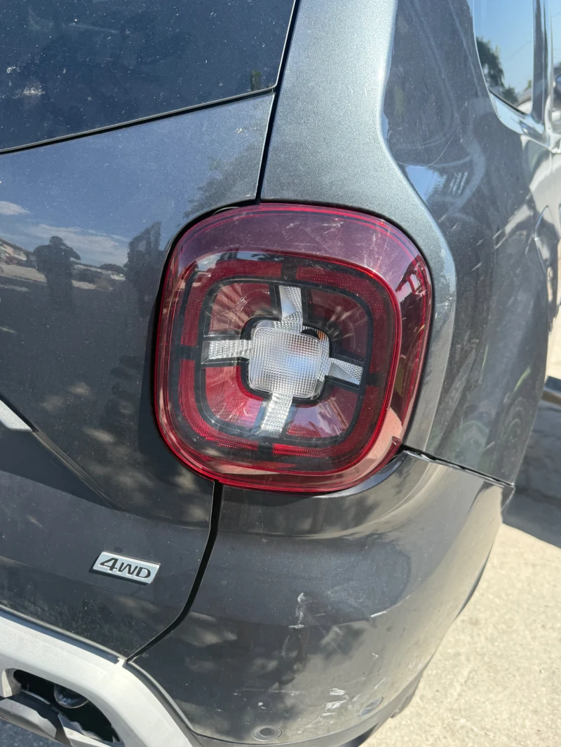 Dacia Duster 360 градуса камера 1.5dci, снимка 12 - Автомобили и джипове - 50865959