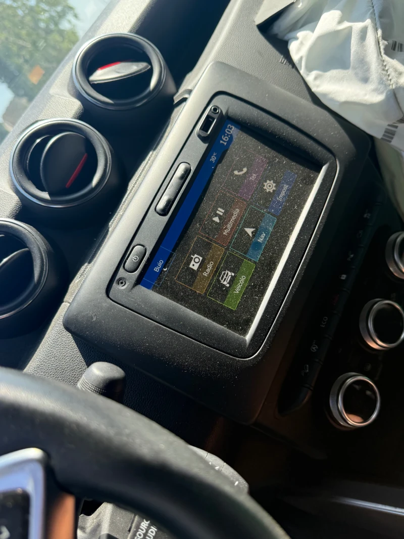 Dacia Duster 360 градуса камера 1.5dci, снимка 7 - Автомобили и джипове - 50865959