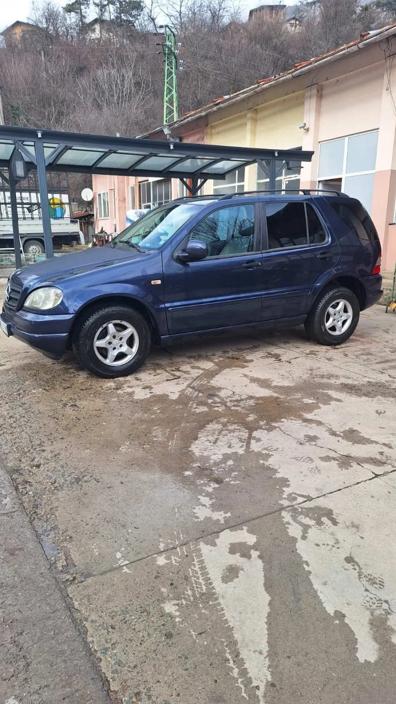 Mercedes-Benz ML 270, снимка 2 - Автомобили и джипове - 53263493