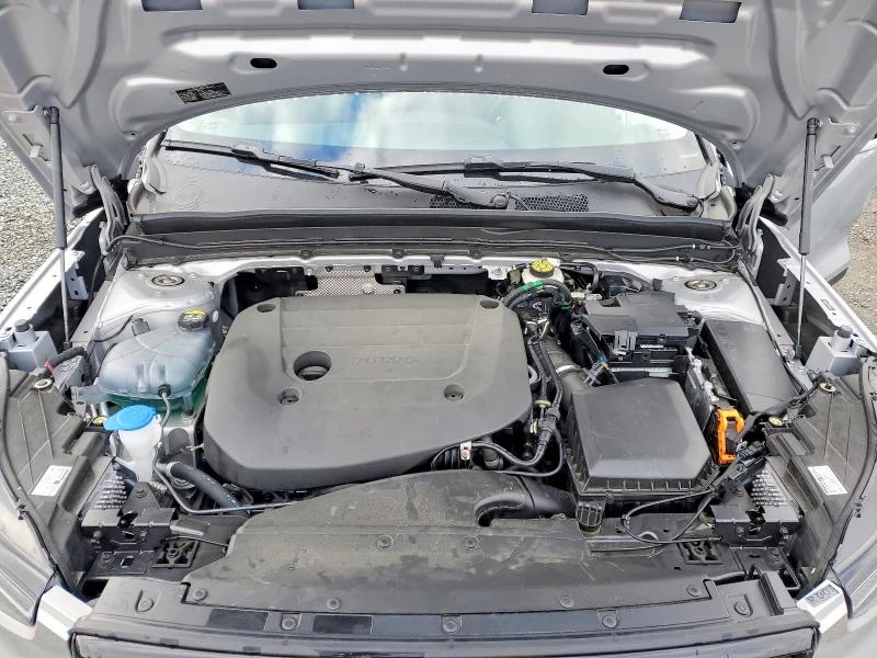 Volvo XC40 2.0L 4 ALL WHEEL DRIVE, снимка 12 - Автомобили и джипове - 53964310
