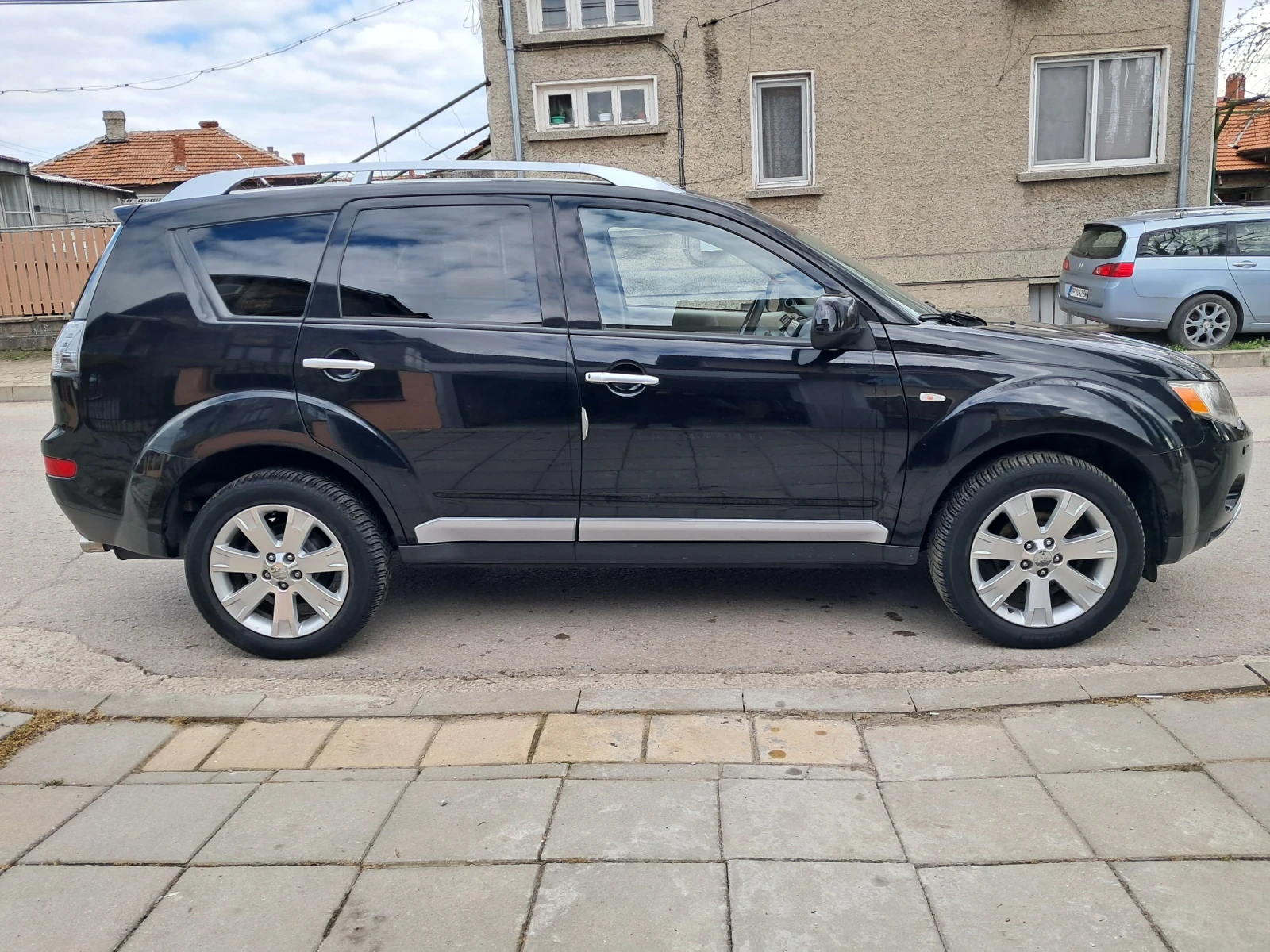 Mitsubishi Outlander 2.2 DID, снимка 5 - Автомобили и джипове - 54160617