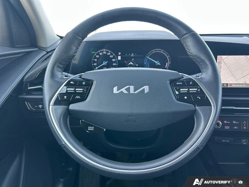 Kia Niro Подгрев на волан * Пано  , снимка 11 - Автомобили и джипове - 54492188