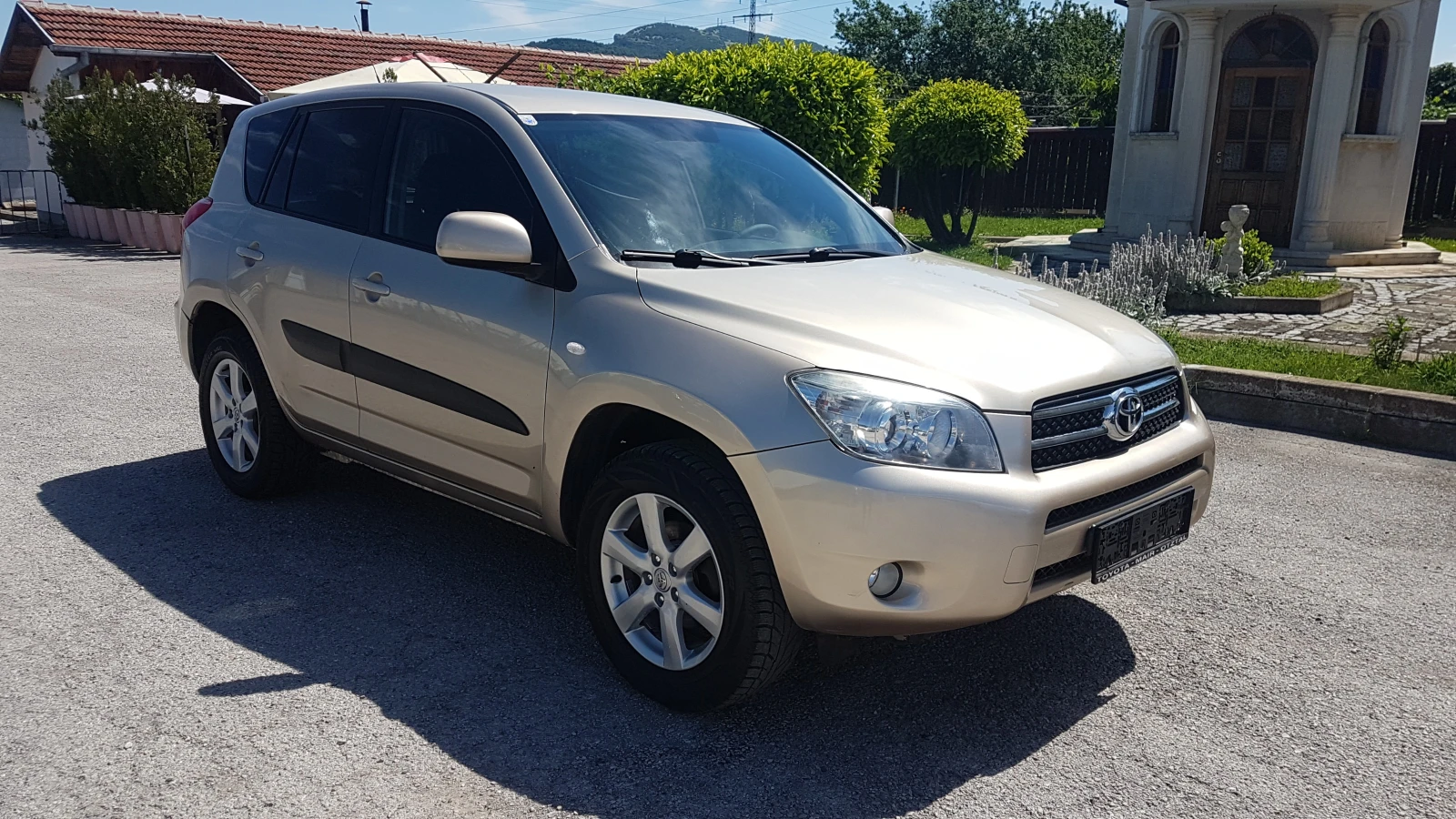 Toyota Rav4 2.2 D4D 136кс, снимка 2 - Автомобили и джипове - 54944797