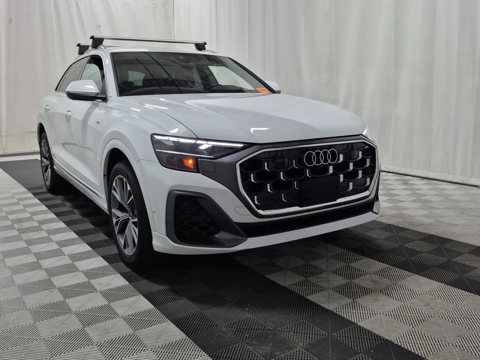 Audi Q8 PROGRESSIV, снимка 2 - Автомобили и джипове - 56440375