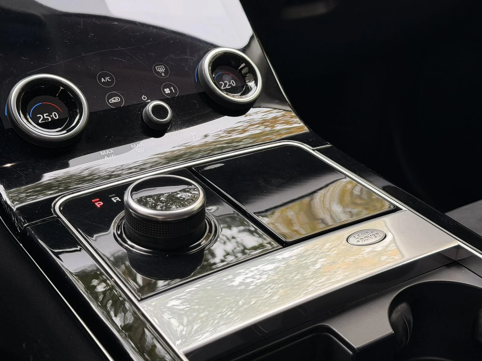 Land Rover Range Rover Velar D200, снимка 14 - Автомобили и джипове - 56652691