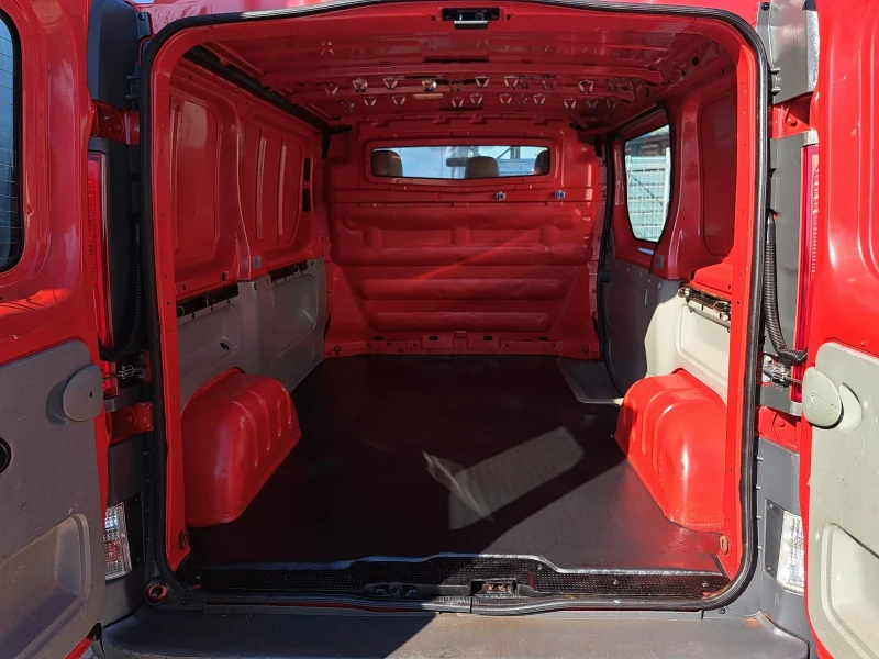 Opel Vivaro 2.0d/КЛИМА/196000км/EUR5/2012, снимка 3 - Бусове и автобуси - 47400091