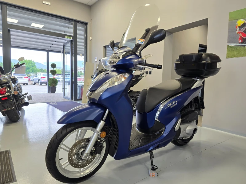 Honda Sh 300ie, ABS, Keyless, Led!, снимка 8 - Мотоциклети и мототехника - 51214827