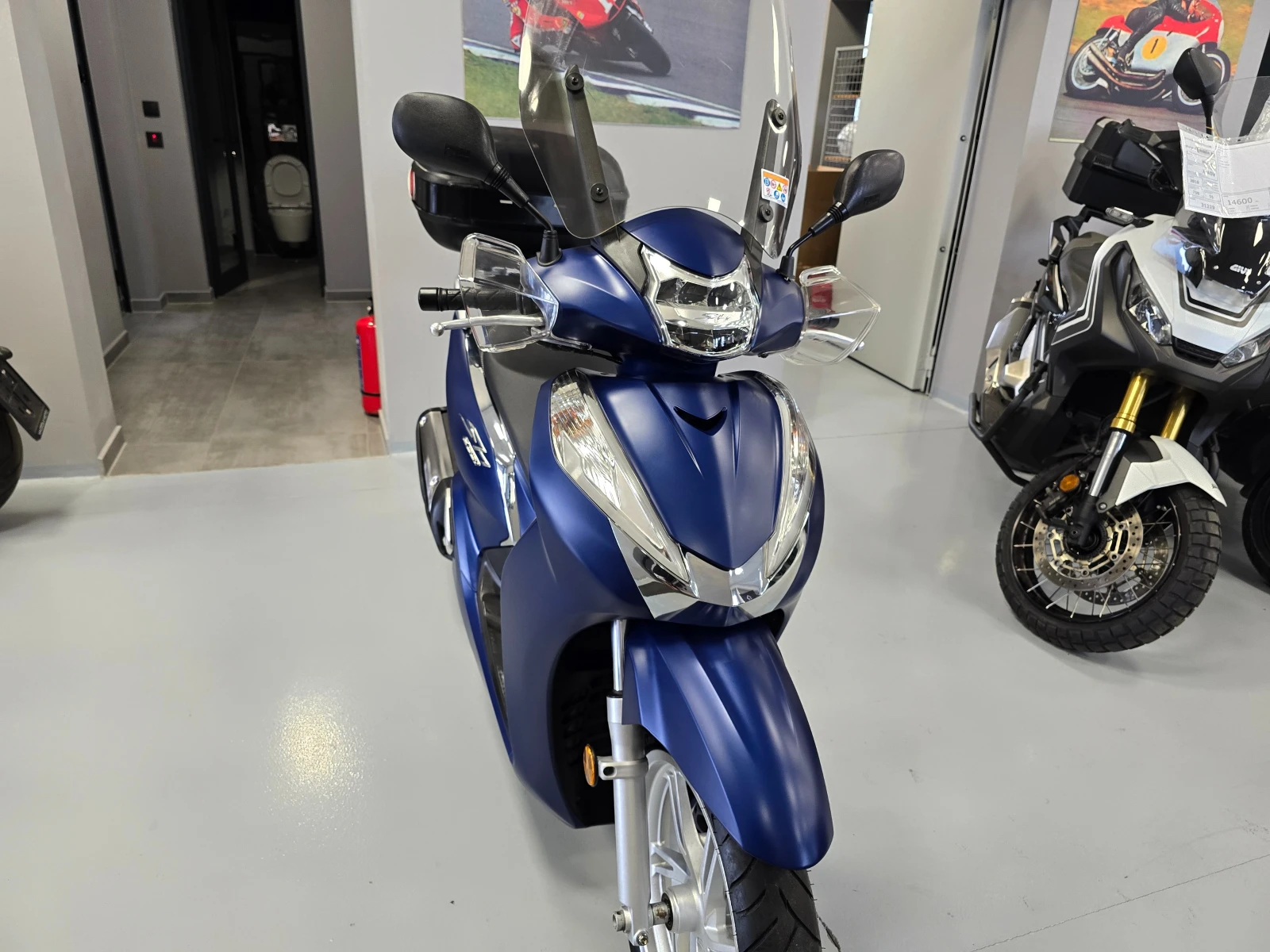 Honda Sh 300ie, ABS, Keyless, Led! - изображение 10