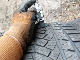 Гуми Зимни 235/55R19, снимка 4