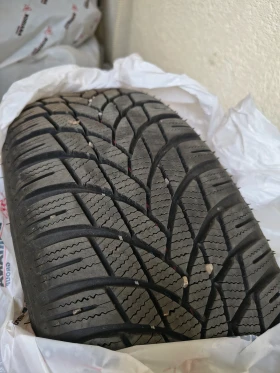 Гуми Зимни 205/60R16, снимка 8