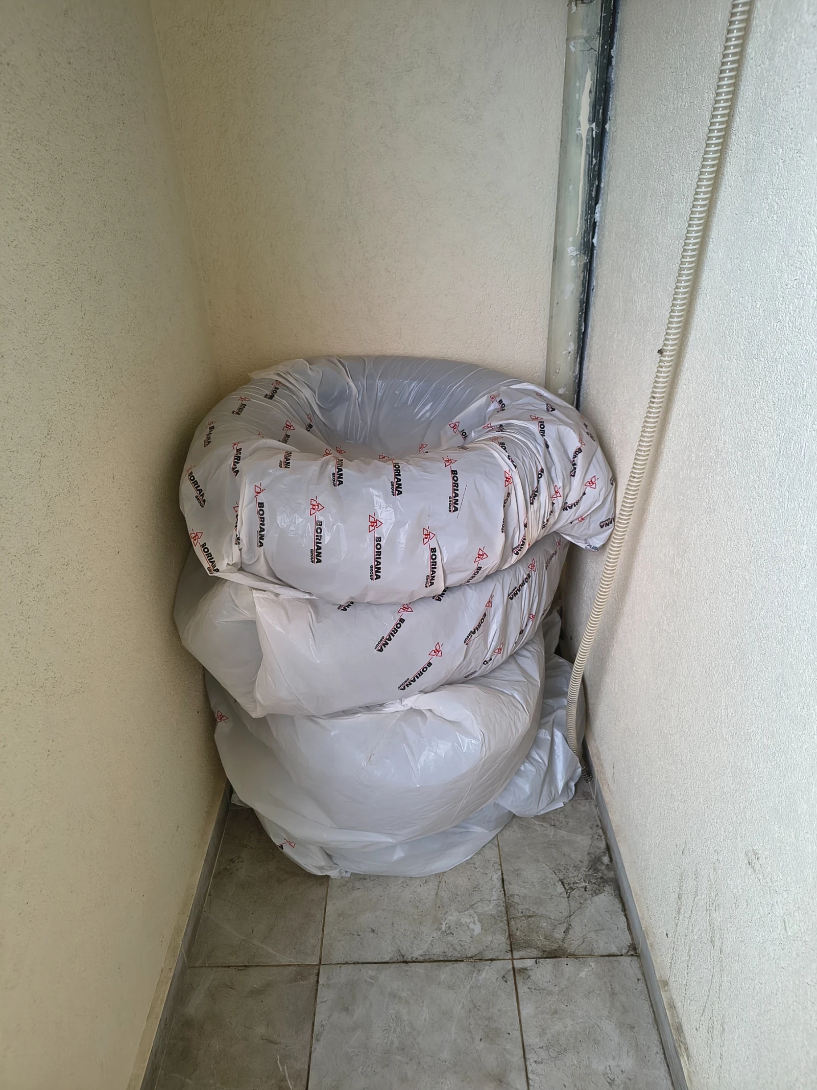 Гуми Зимни 205/60R16, снимка 9 - Гуми и джанти - 54070293