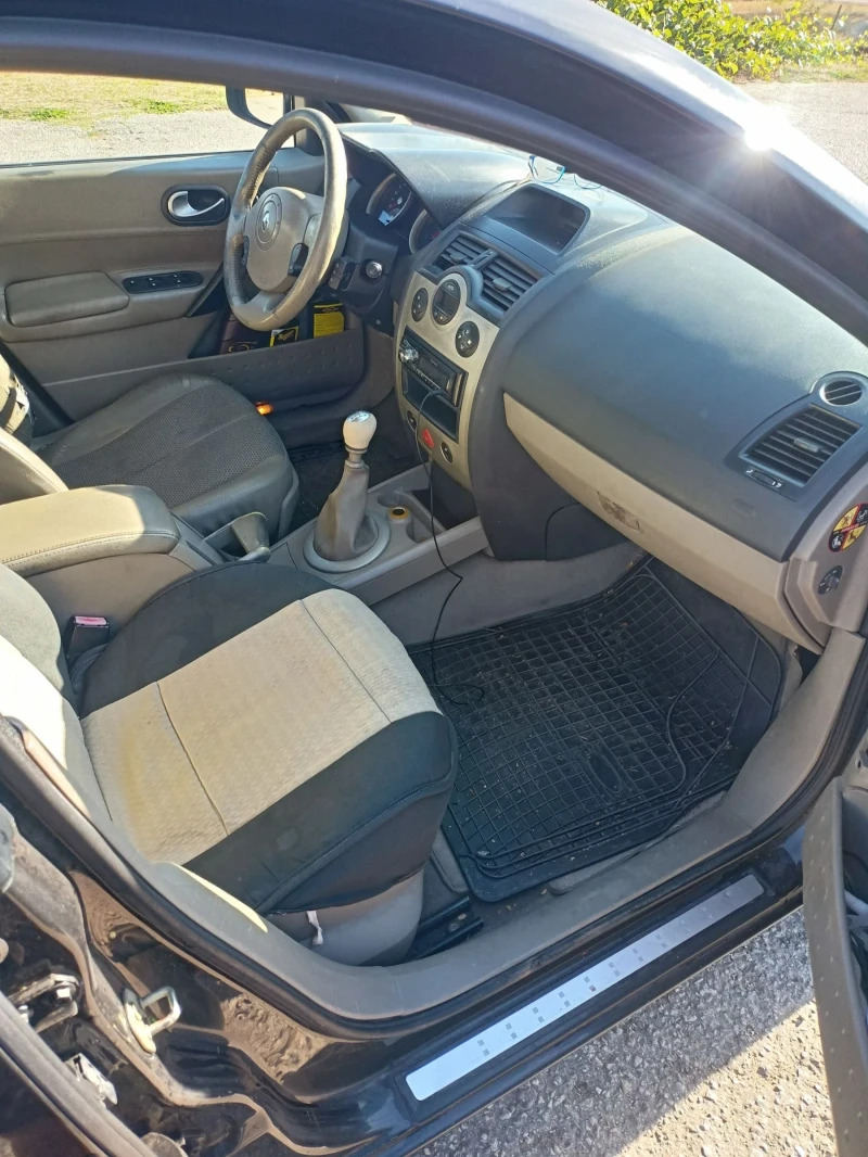 Renault Megane, снимка 10 - Автомобили и джипове - 47992603