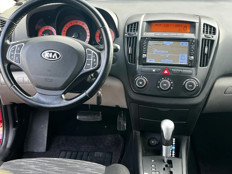 Kia Ceed SW, снимка 10 - Автомобили и джипове - 48366076