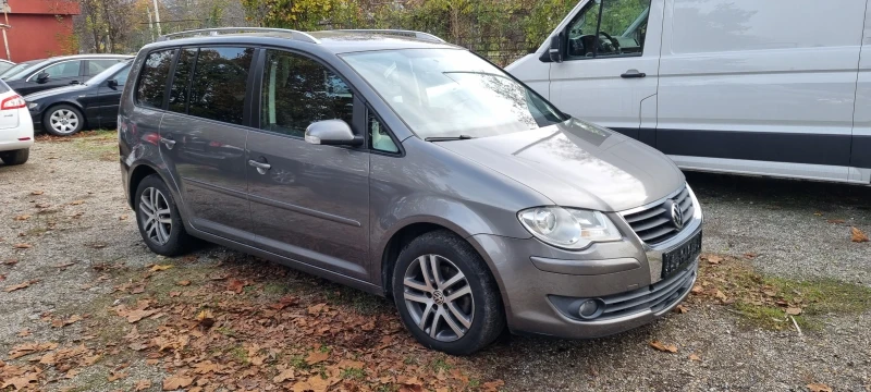 VW Touran Бензин/Газ, снимка 4 - Автомобили и джипове - 52447958