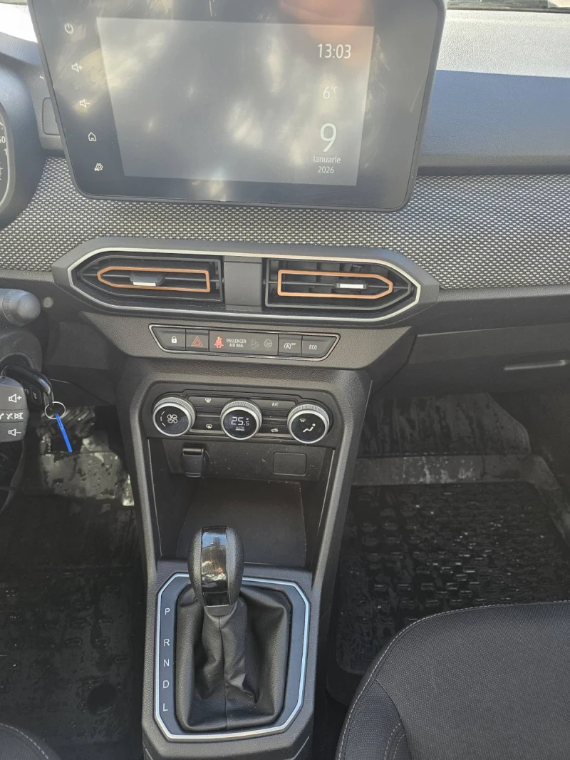 Dacia Sandero 1.0 TCe 90 Stop&Start, снимка 9 - Автомобили и джипове - 53105439