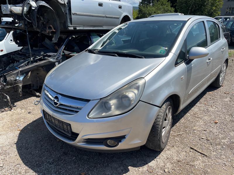 Opel Corsa, снимка 1 - Автомобили и джипове - 33942942