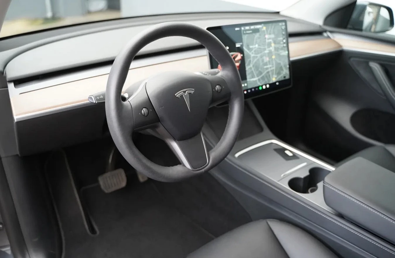 Tesla Model Y  4х4 Европейска Гаранция - изображение 8