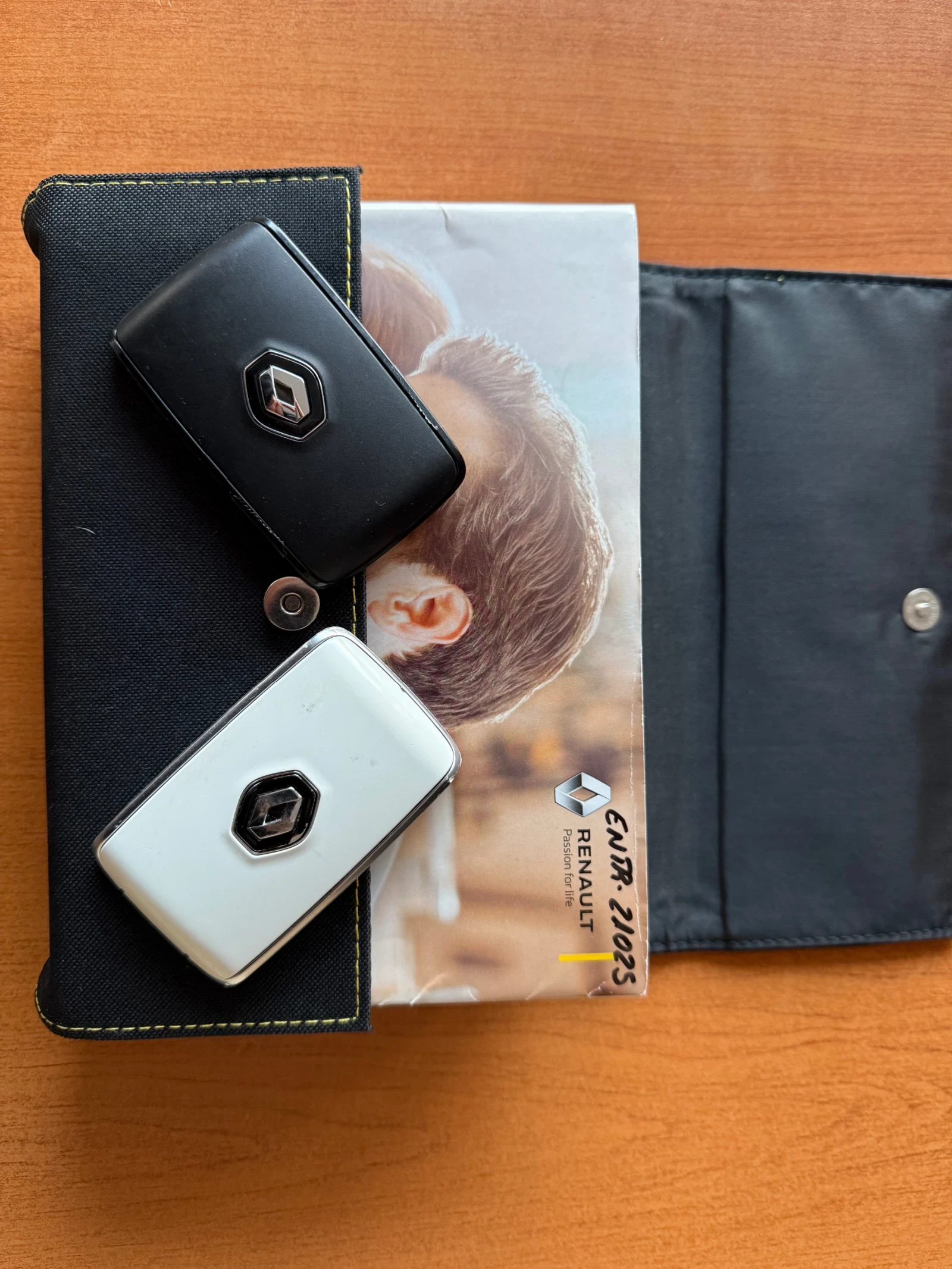 Renault Captur 1.3TCe Techno EDC 140.. ! FULL! EURO6d | Mobile.bg   16