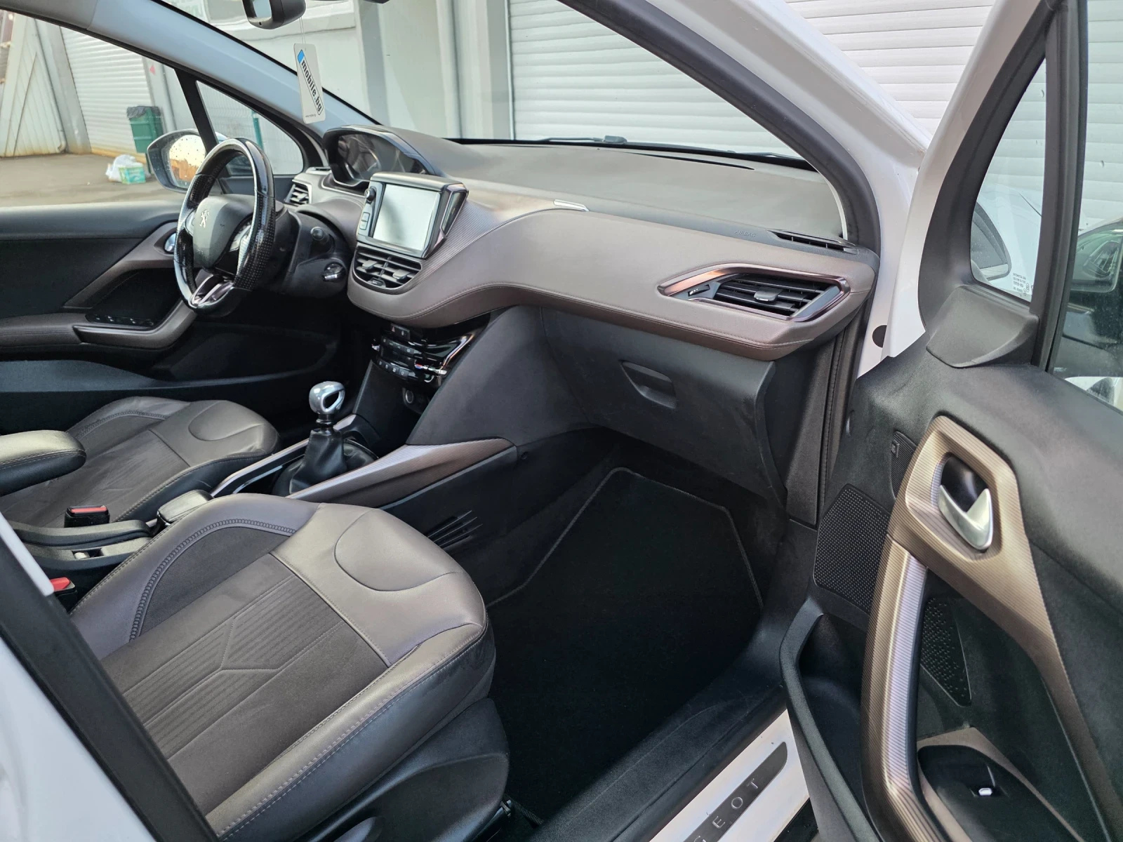 Peugeot 208 Navi panorama 6sk  - изображение 10