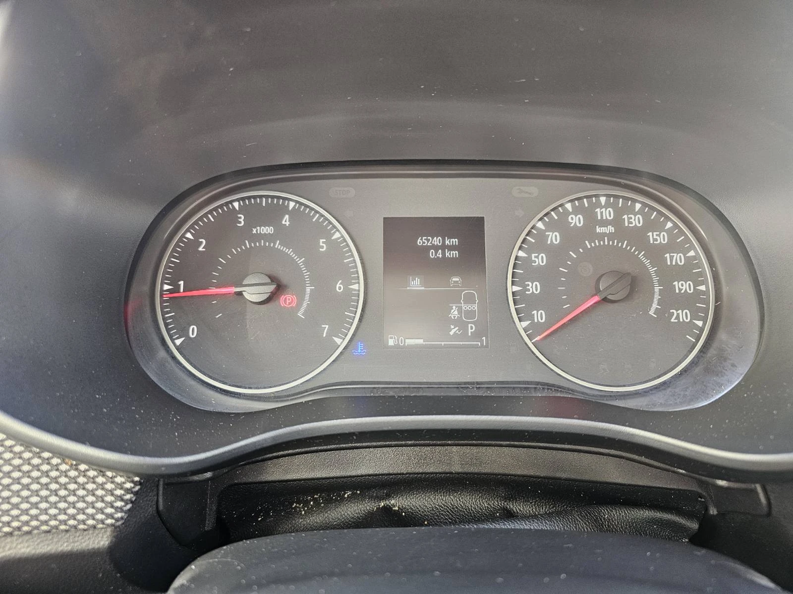 Dacia Sandero 1.0 TCe 90 Stop&Start - изображение 8