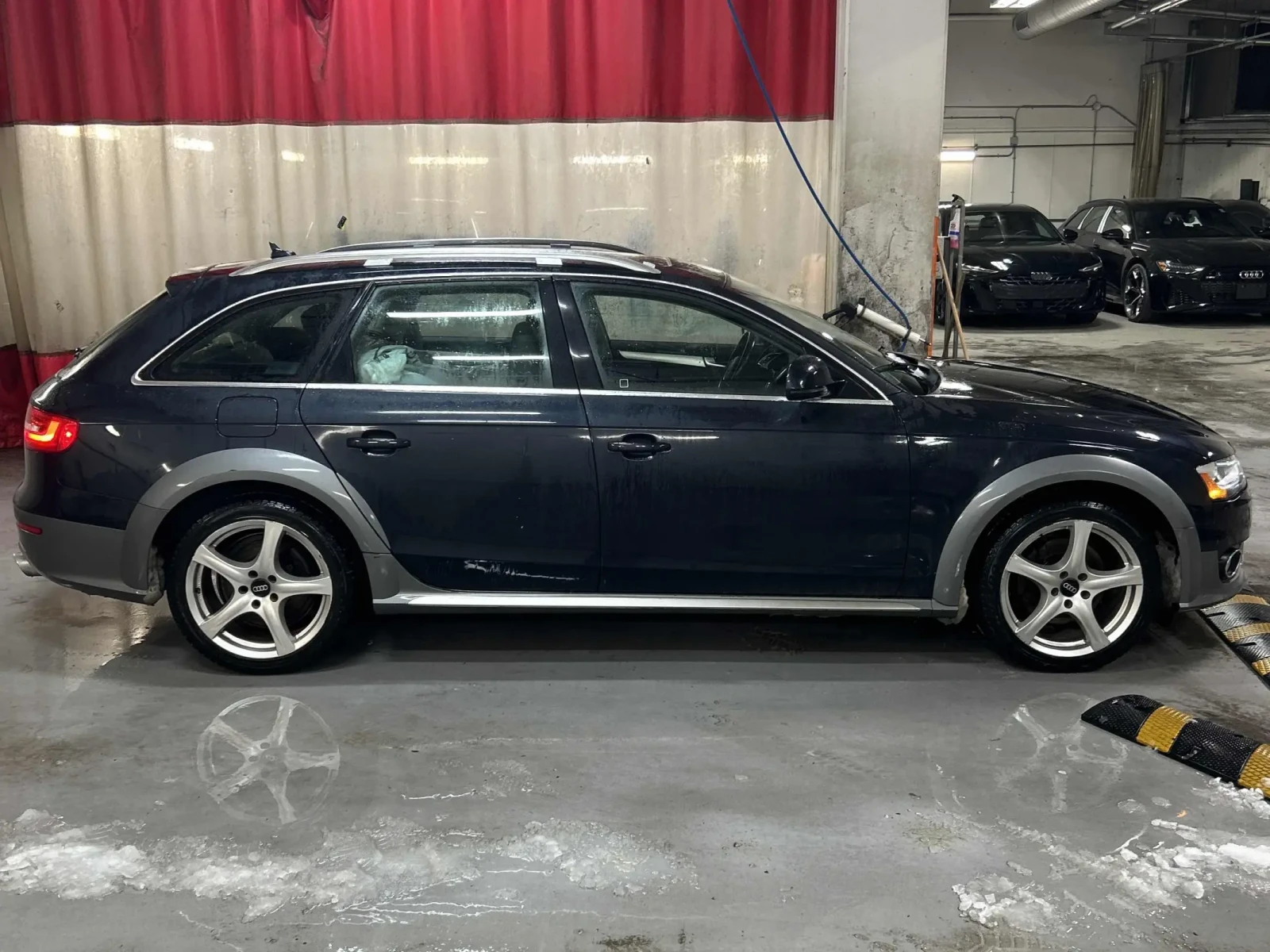 Audi A4 Allroad QUATTRO* PREMIUM* KEYLESS* АвтоКредит(ЦЕНА ДО БГ) - изображение 3