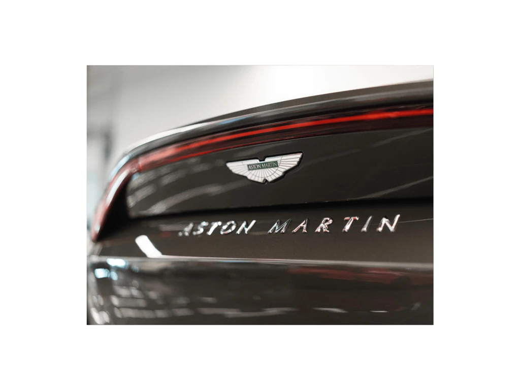 Aston Martin V12 Vantage  - изображение 4