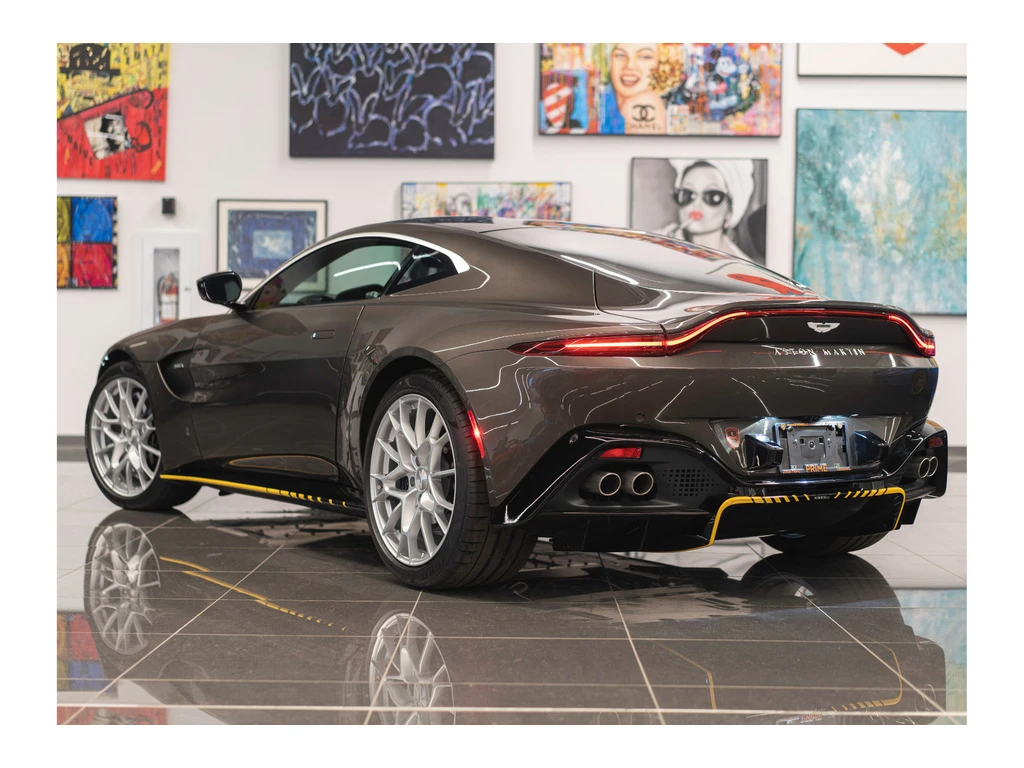 Aston Martin V12 Vantage  - изображение 5