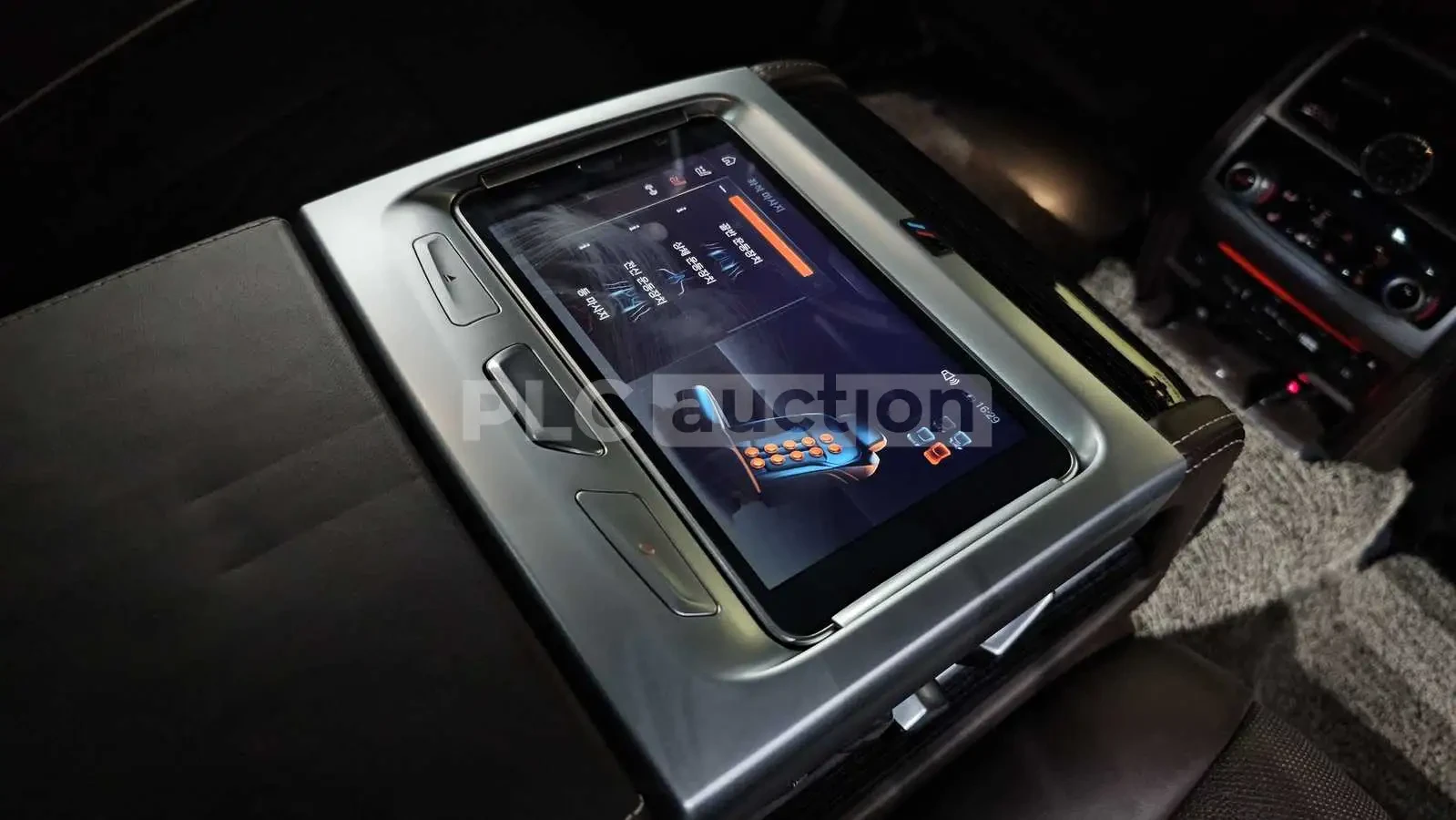 BMW 740 2018* LONG* МАСАЖ* ОБДУХ* 360* HARMAN* КРАЙНА ЦЕНА, снимка 13 - Автомобили и джипове - 53916638