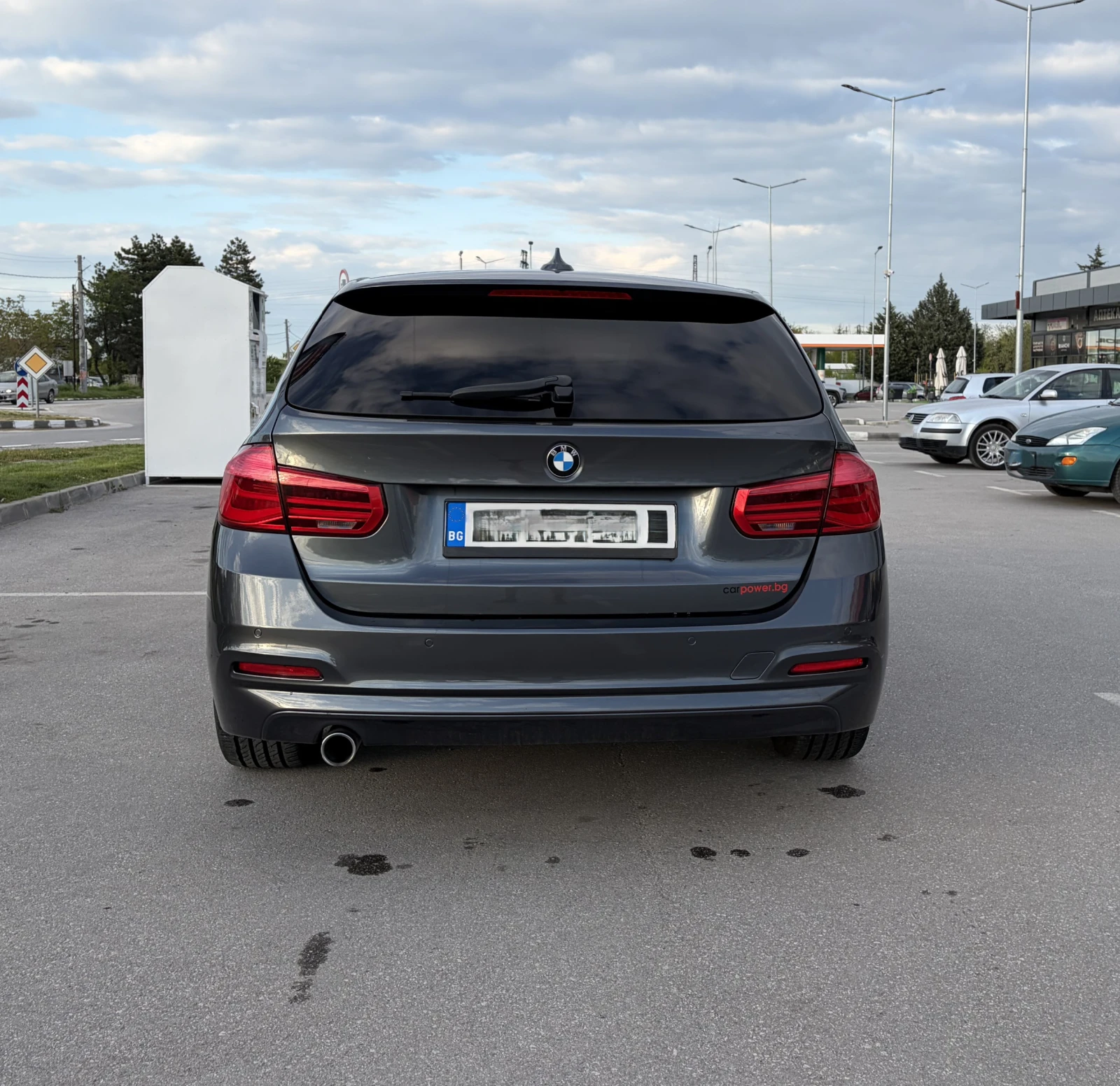 BMW 320, снимка 10 - Автомобили и джипове - 54442353