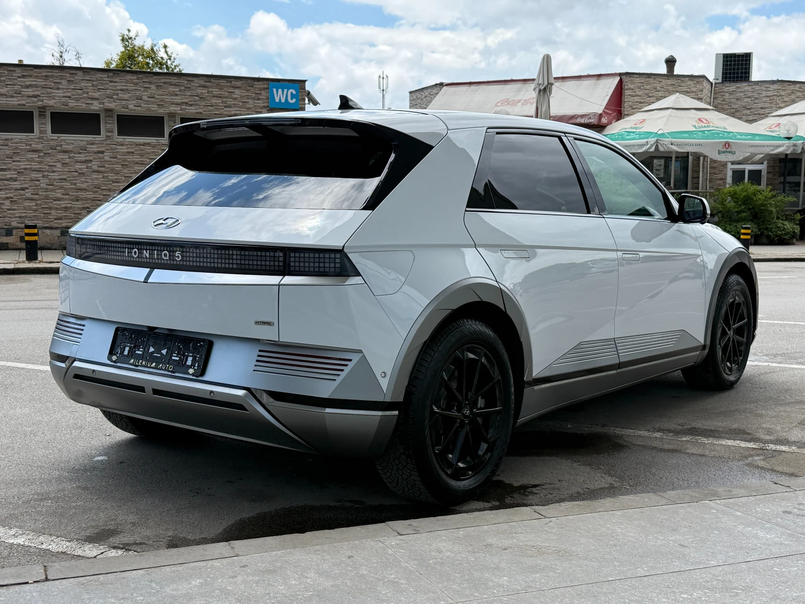 Hyundai Ioniq 5 3 ГОДИНИ ГАРАНЦИЯ/77kWh Long Range 4x4/Швейцария, снимка 4 - Автомобили и джипове - 54753019