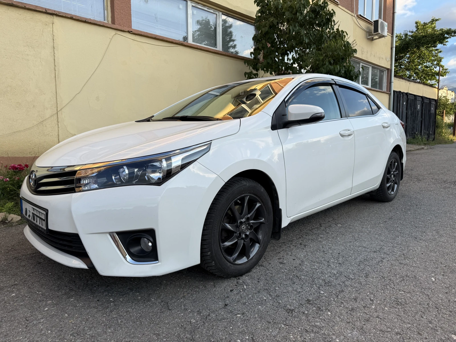 Toyota Corolla 1.6 бензин