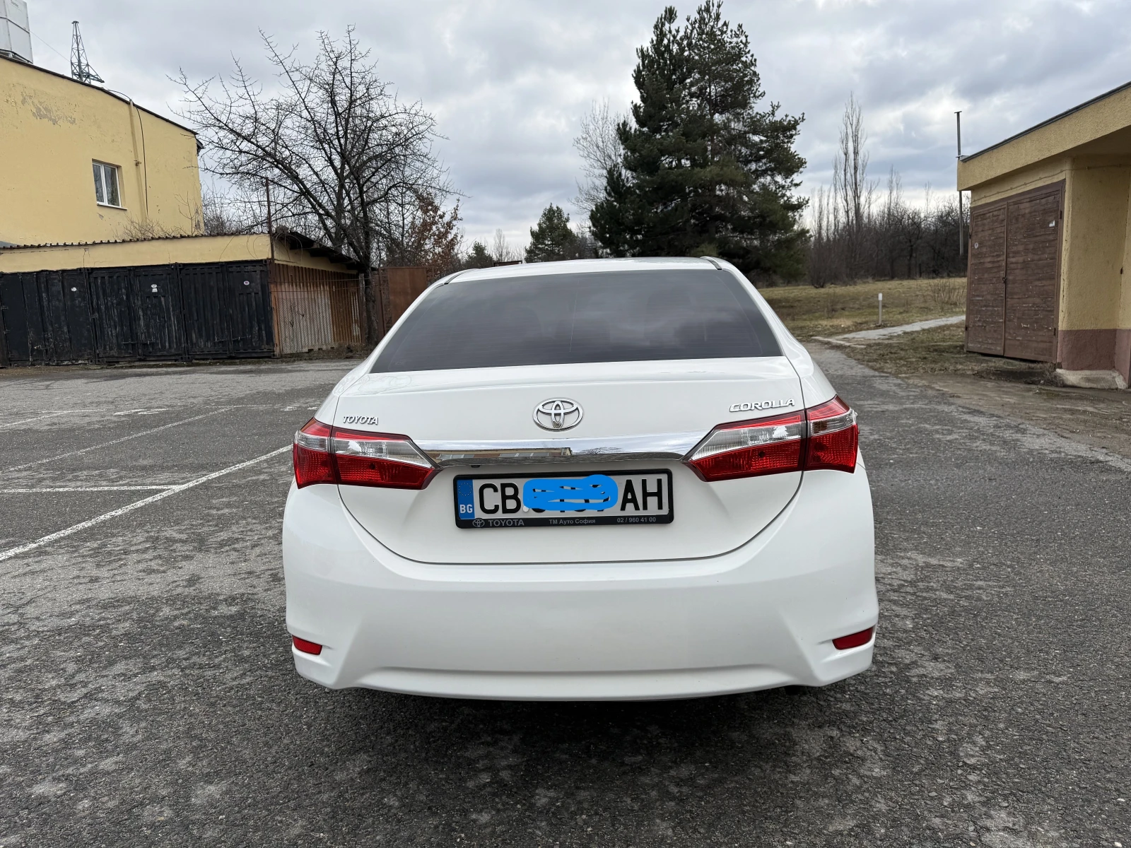 Toyota Corolla 1, 6 бензин, снимка 6 - Автомобили и джипове - 54873808