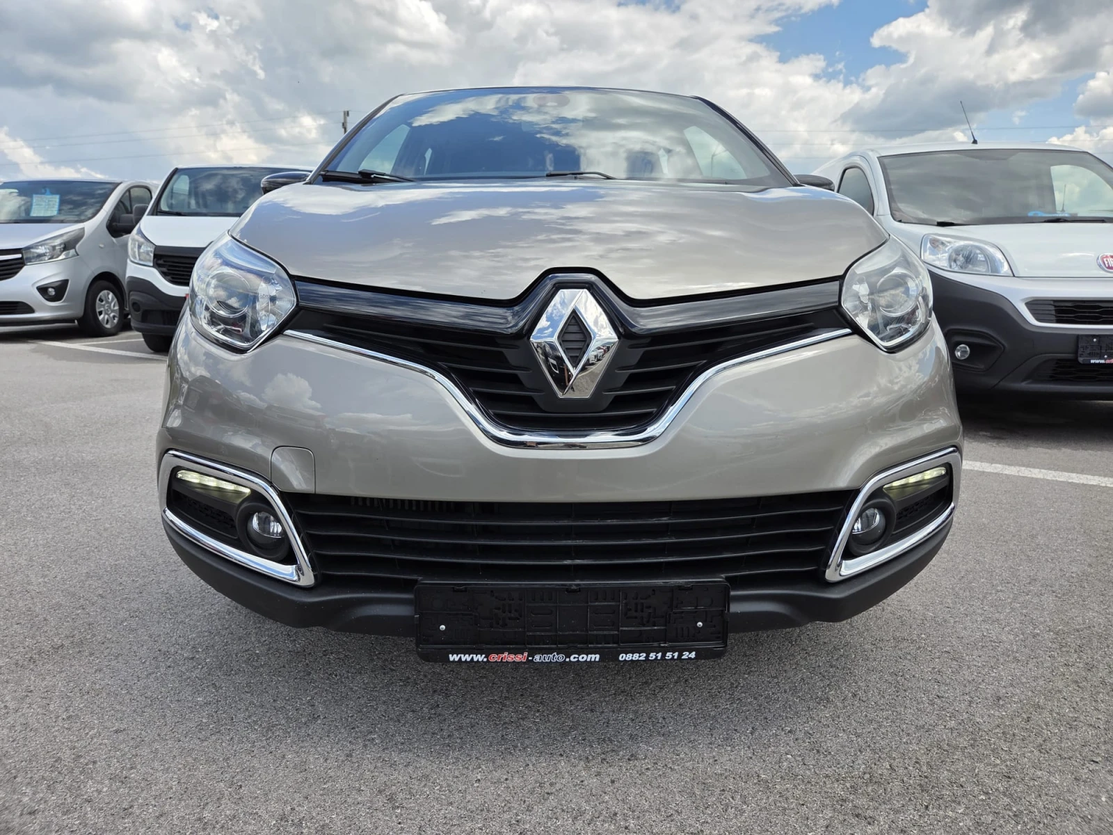 Renault Captur 1.5 dci , снимка 2 - Автомобили и джипове - 54968571