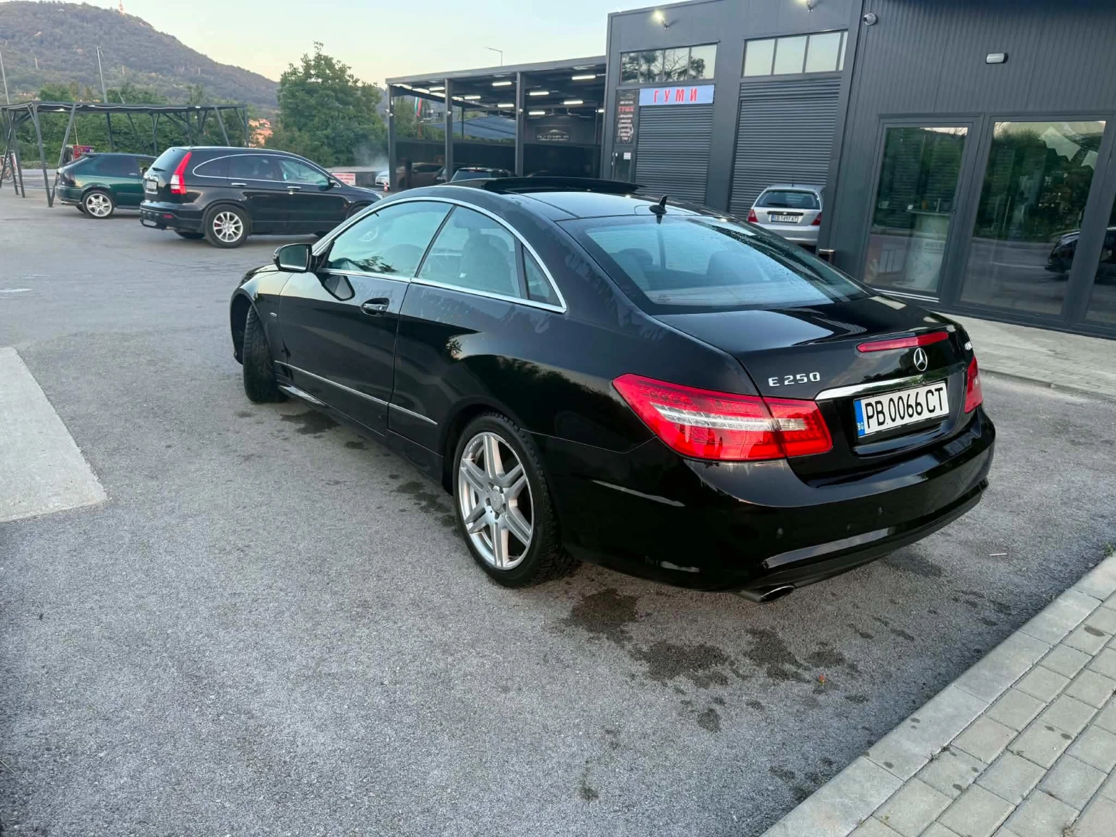 Mercedes-Benz E 250, снимка 4 - Автомобили и джипове - 54999962