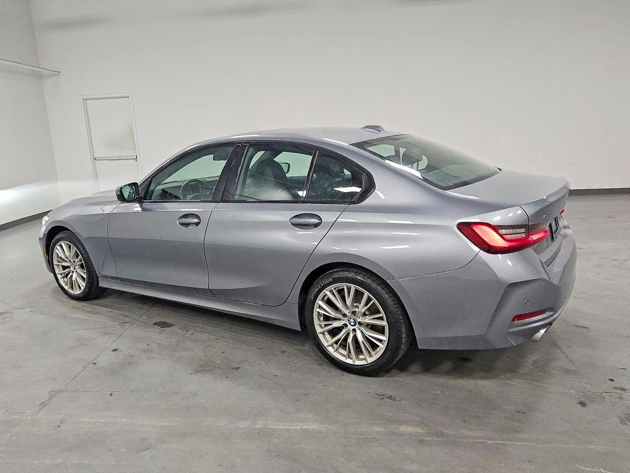 BMW 330 xi xDrive, снимка 2 - Автомобили и джипове - 55377053